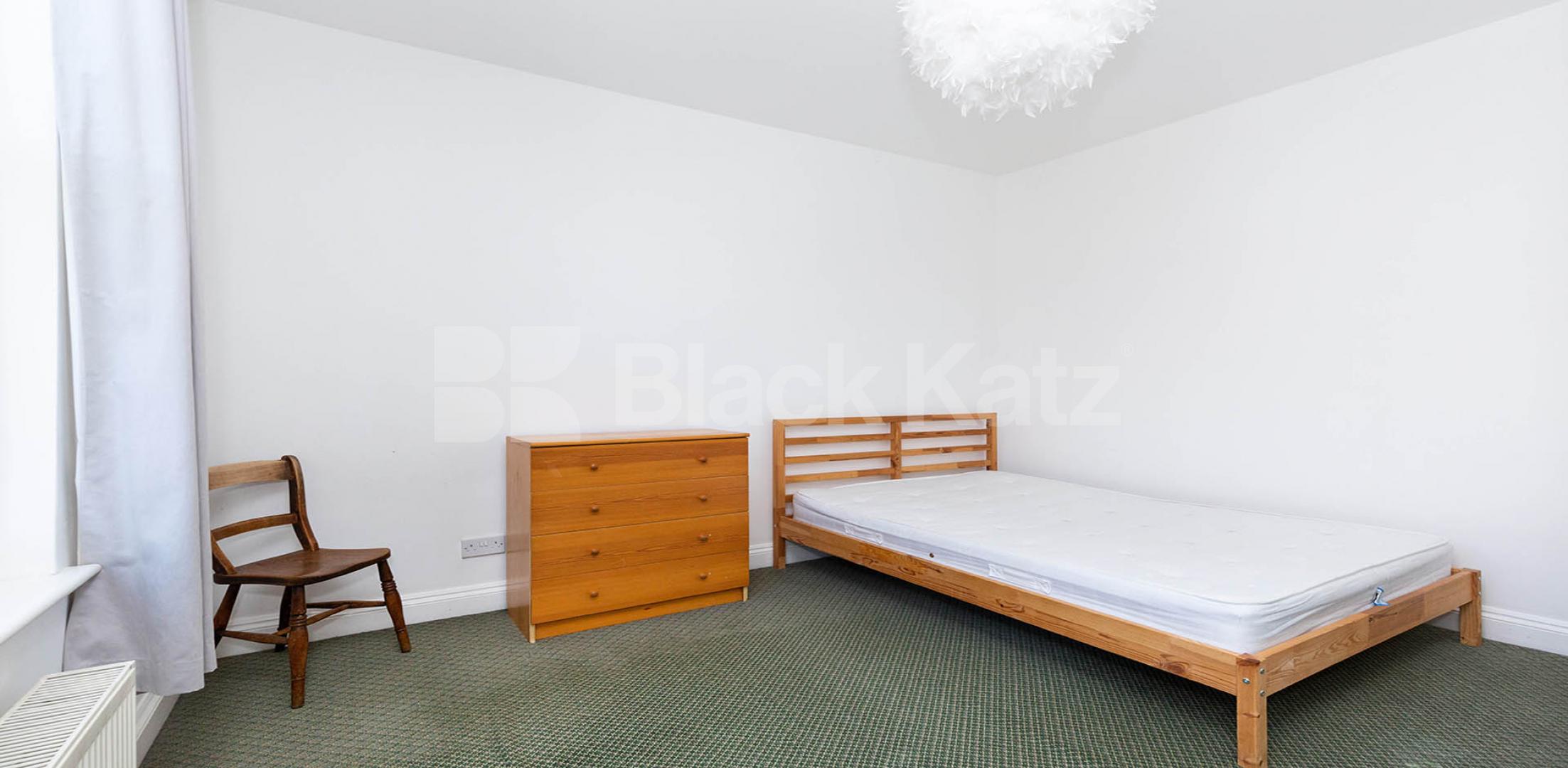 			4 BED GARDEN FLAT, 4 Bedroom, 1 bath, 1 reception Flat			 Digby Cresent, Finsbury park / Arsenal